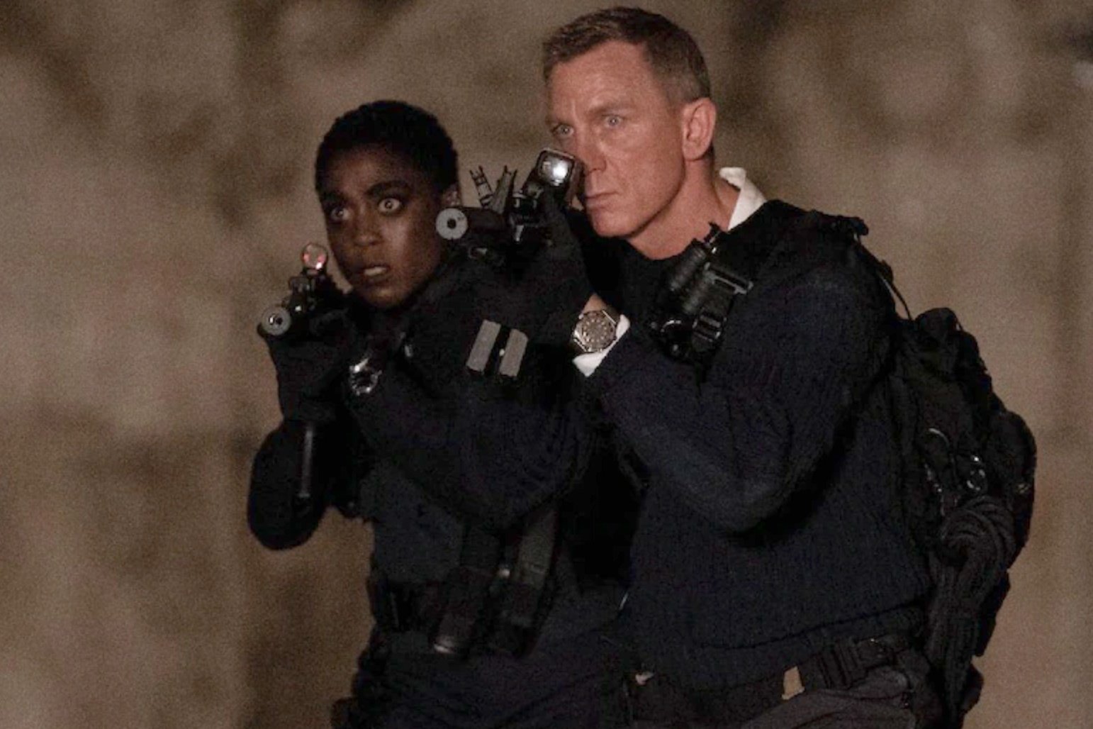 Diep vien 007 dan dau phong ve Bac My hinh anh