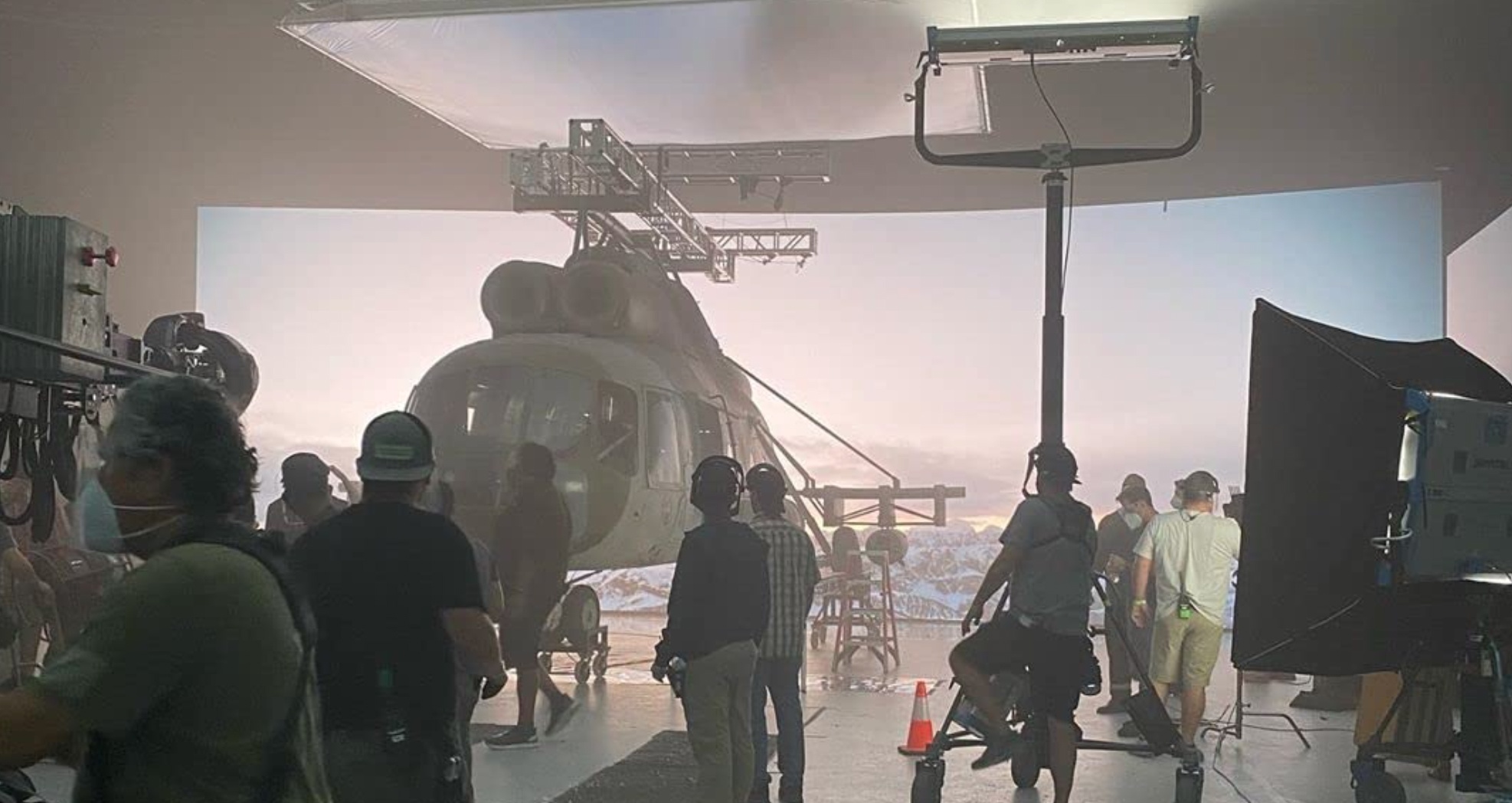 review Red Notice anh 8