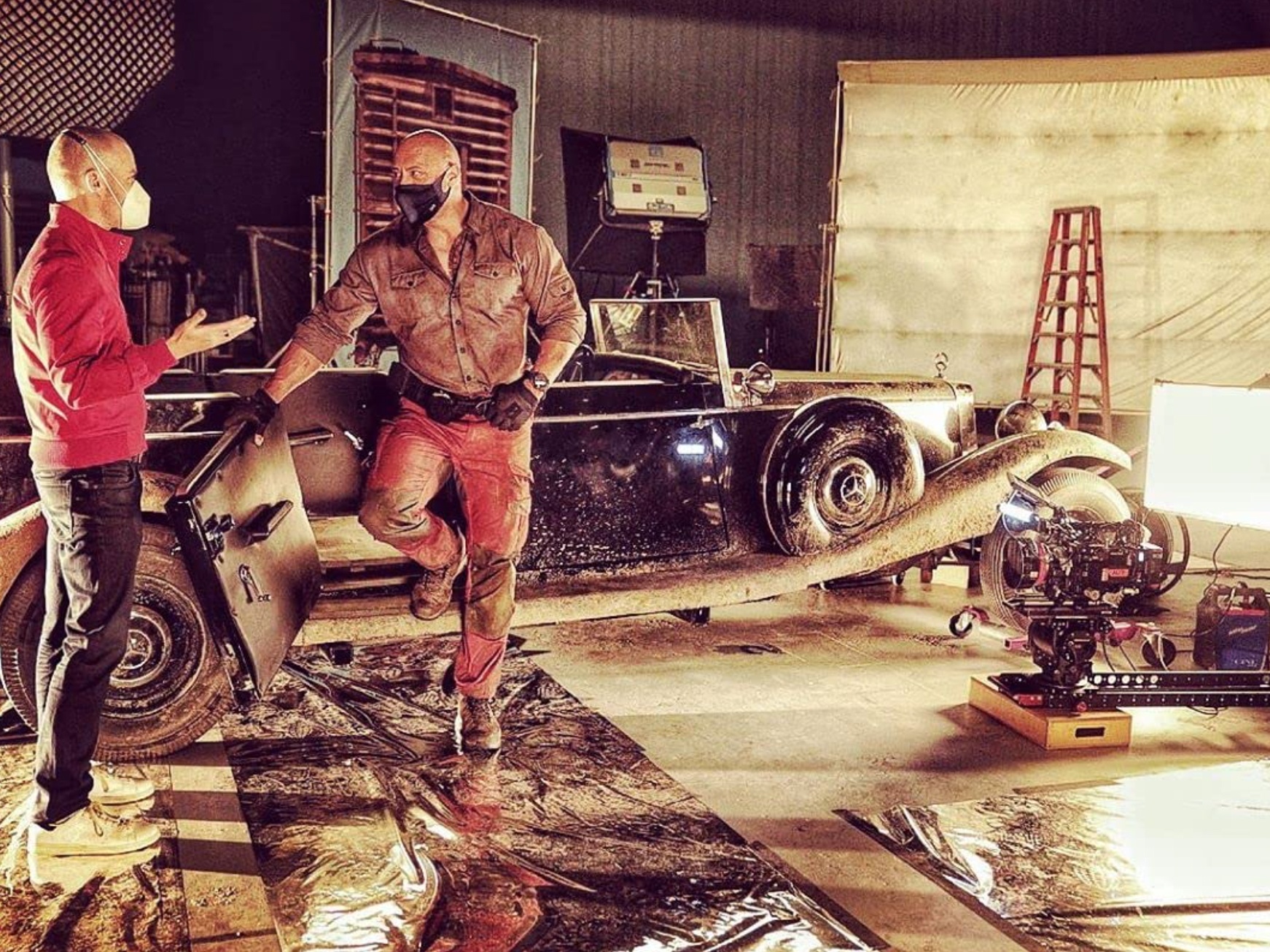 review Red Notice anh 9