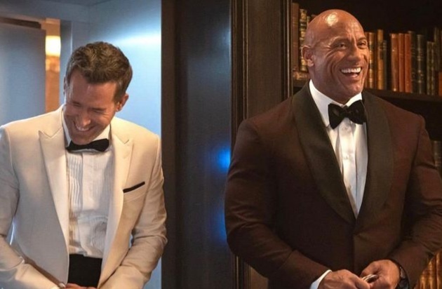 Chien thuat de 'Red Notice' an khach bat chap nhung che bai hinh anh