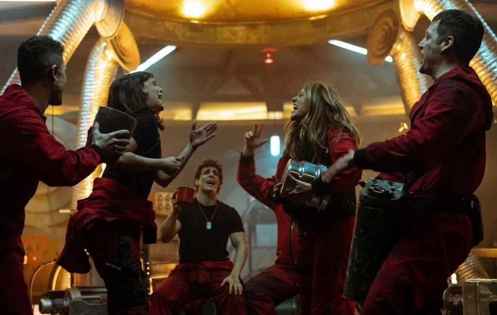 review Money Heist 5 anh 2