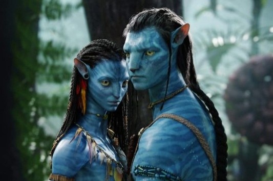 Doanh thu phong ve toan cau uoc tinh vuot 33 ty USD trong nam 2022 hinh anh