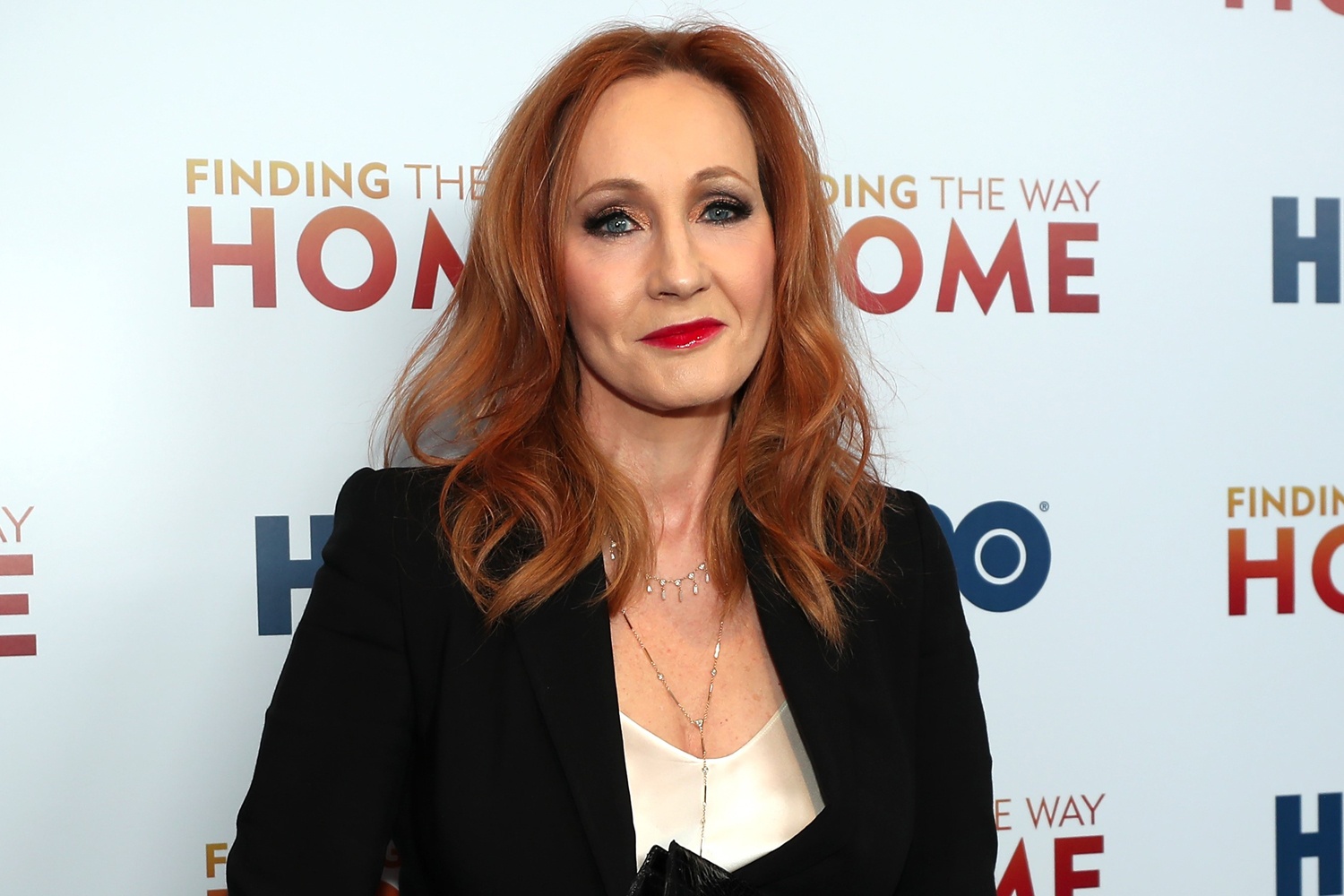 Ly do J.K. Rowling vang mat trong phim ky niem ‘Harry Potter’ hinh anh