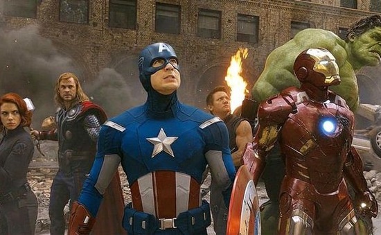 Dao dien Roland Emmerich: 'Phim Marvel pha hoai nganh dien anh' hinh anh
