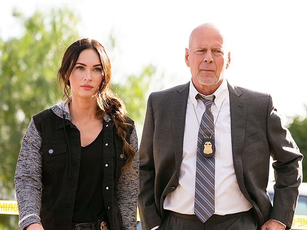 Mam xoi Vang 2022 tao rieng mot hang muc cho Bruce Willis hinh anh