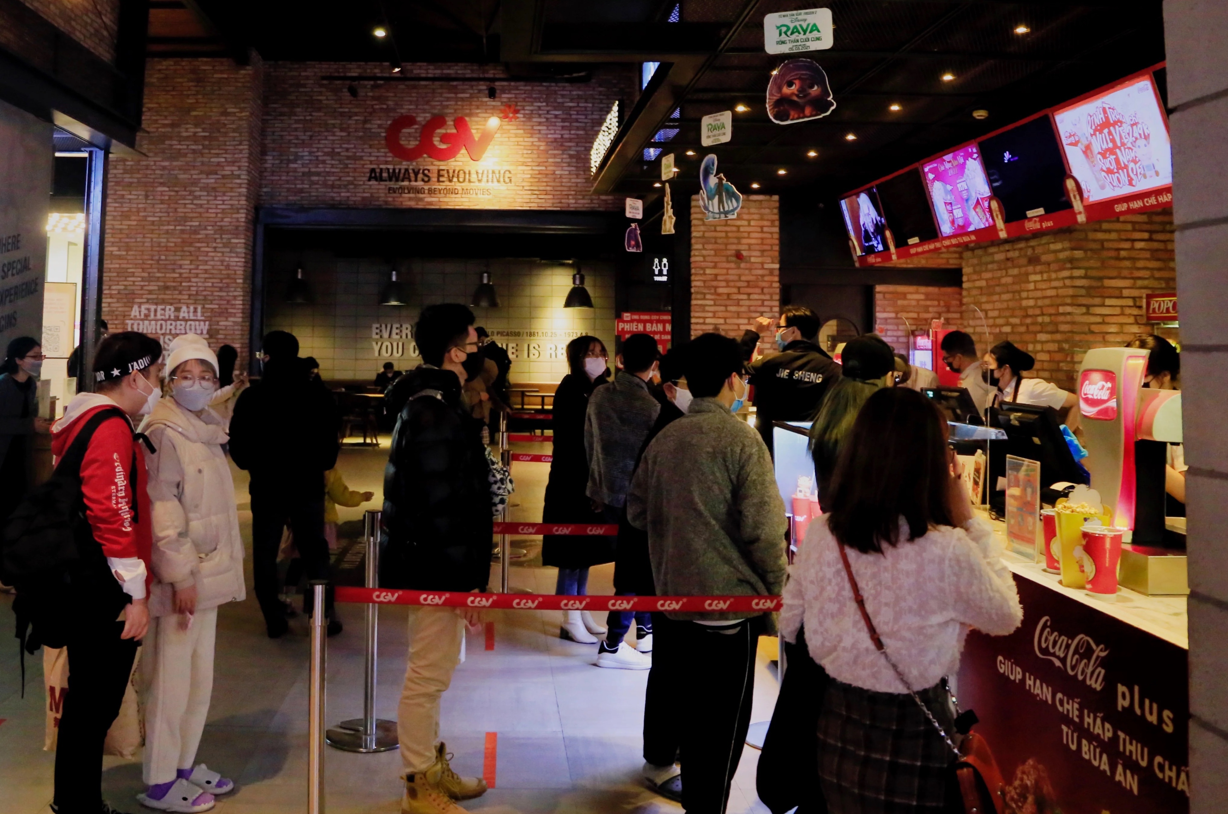 rap Ha Noi mo cua tro lai anh 3