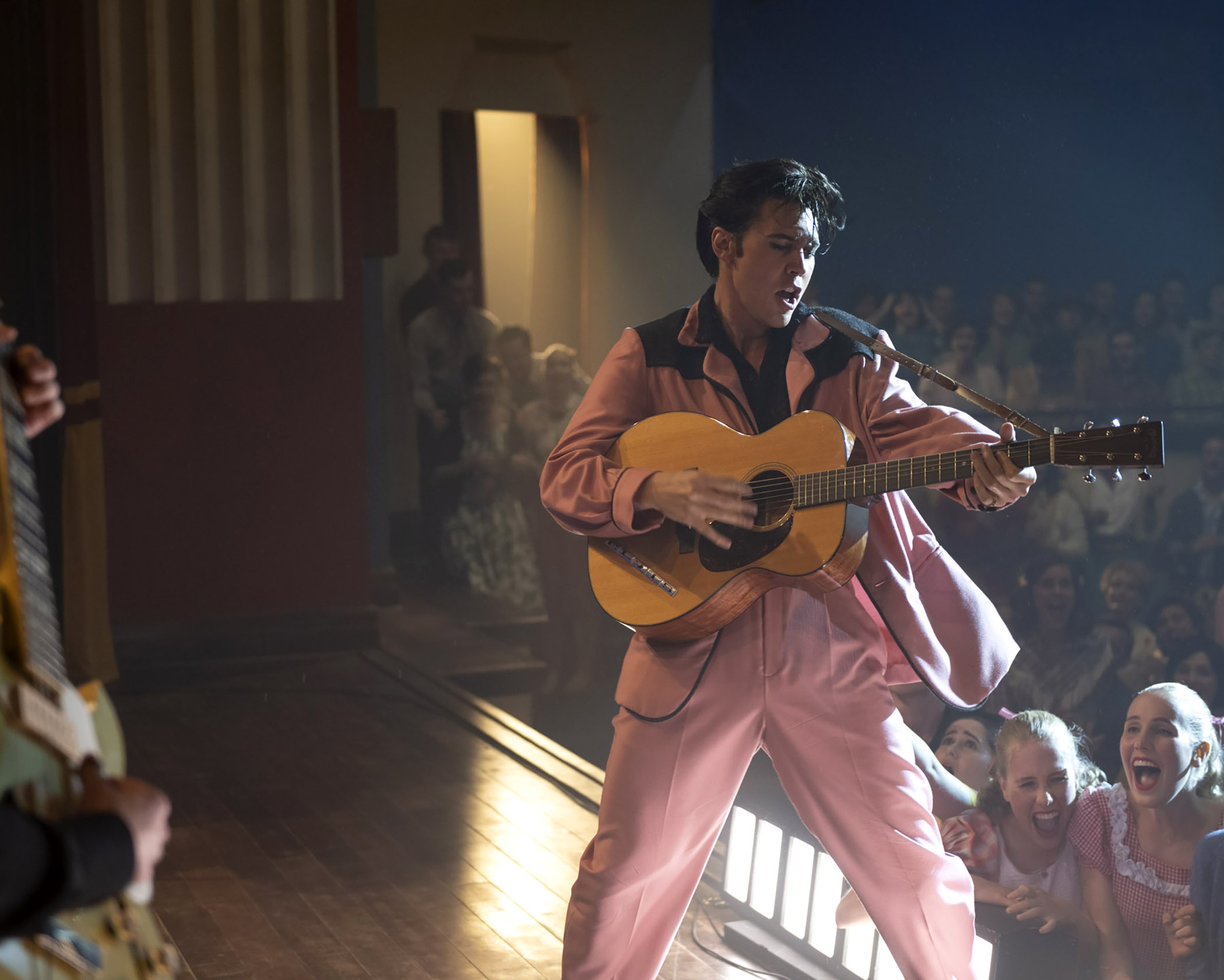 Elvis 2022 ảnh 1 Elvis 2022 anh 1