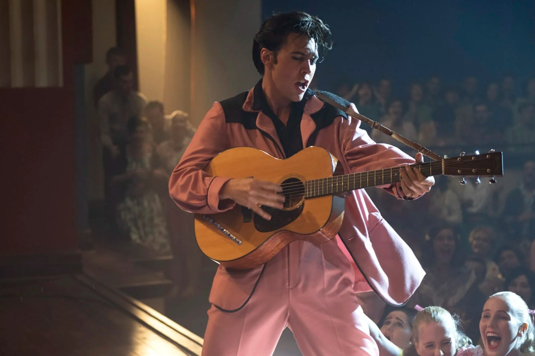 Bo phim tai hien cuoc doi huyen thoai Elvis Presley hinh anh