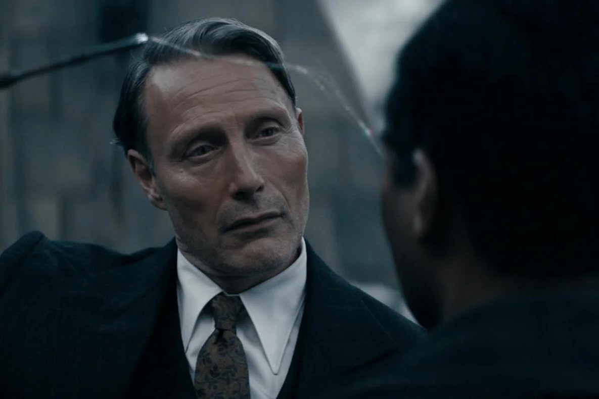 Mads Mikkelsen: 'Toi nhu tre co nho khi tham gia Fantastic Beasts' hinh anh