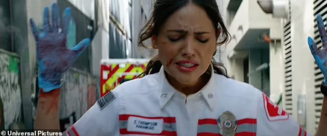 review Ambulance anh 7