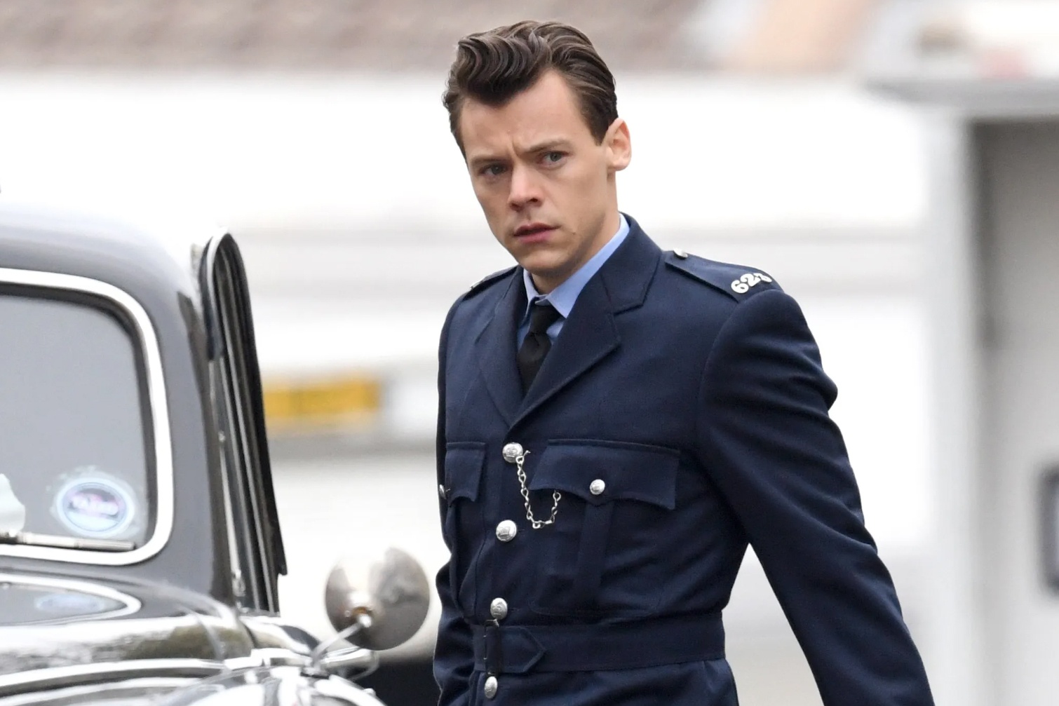 Dang sau vai dien dong tinh cua Harry Styles hinh anh