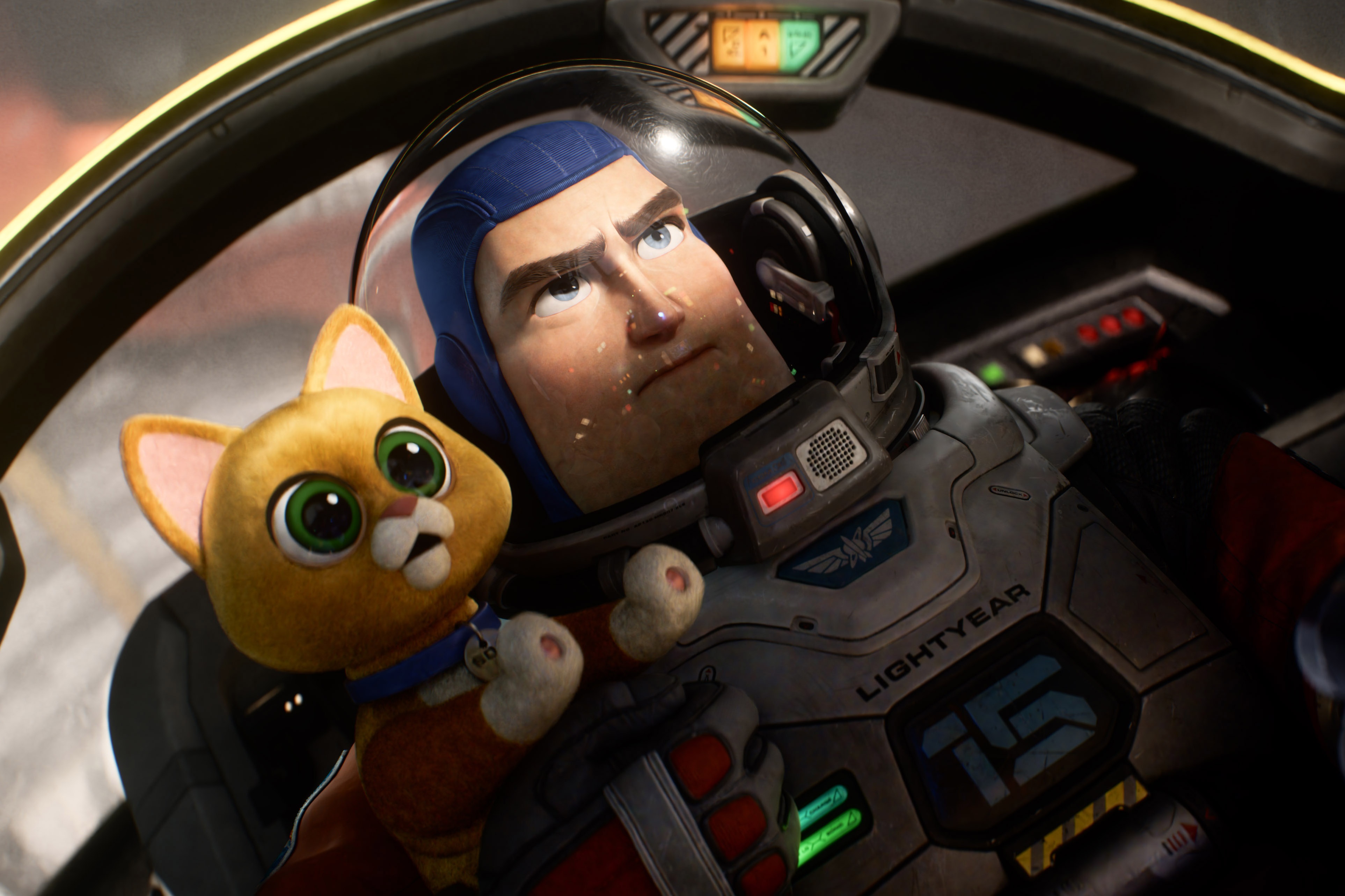 Buzz cung meo may di lac toi tuong lai trong 'Lightyear' hinh anh