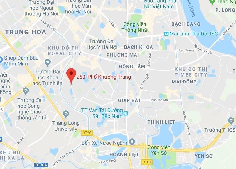 Xe Camry lùi đâm tử vong 1 người ảnh 3 Xe Camry lui dam tu vong 1 nguoi anh 3