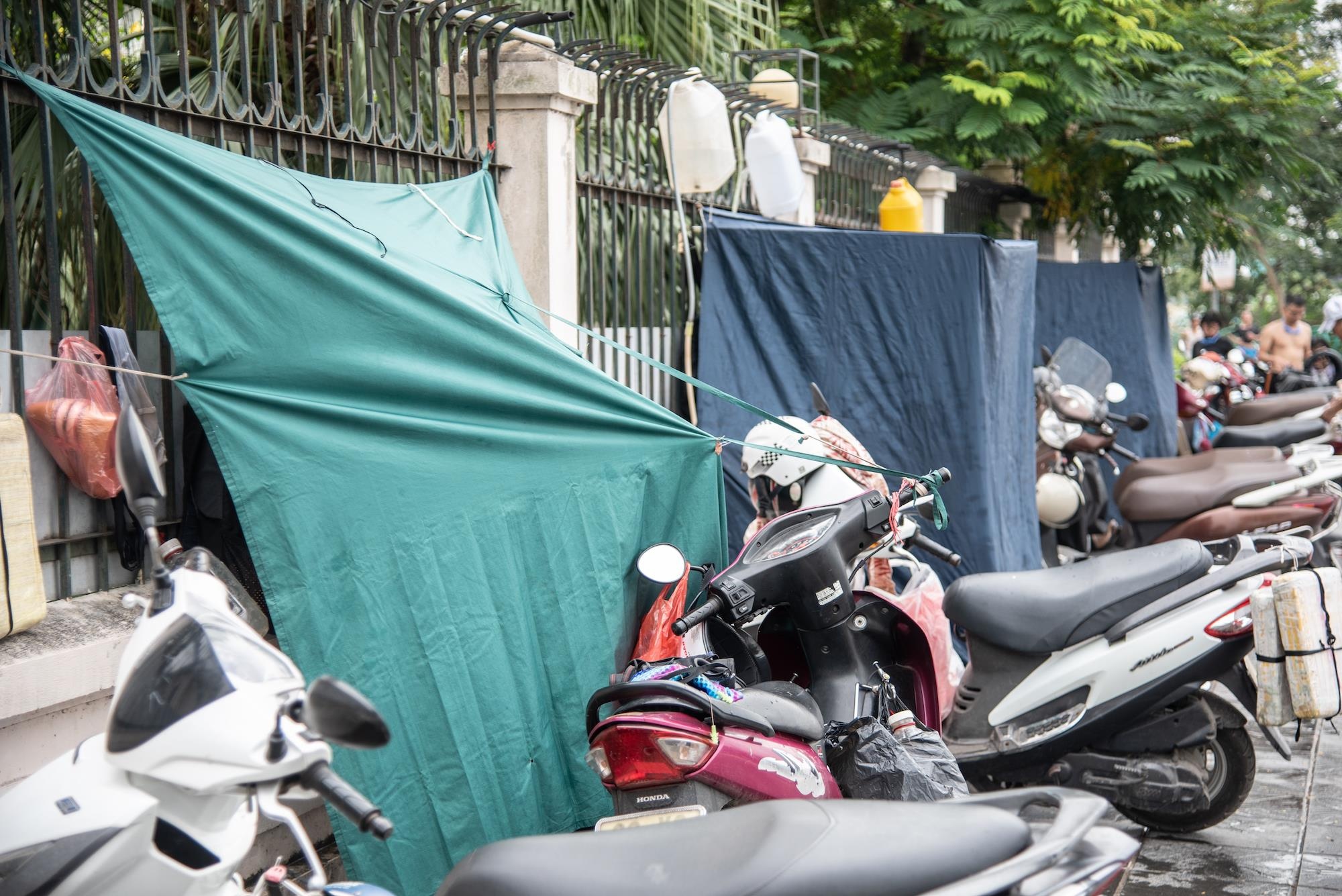 Nguoi dan giai nong tai Ho Tay anh 2