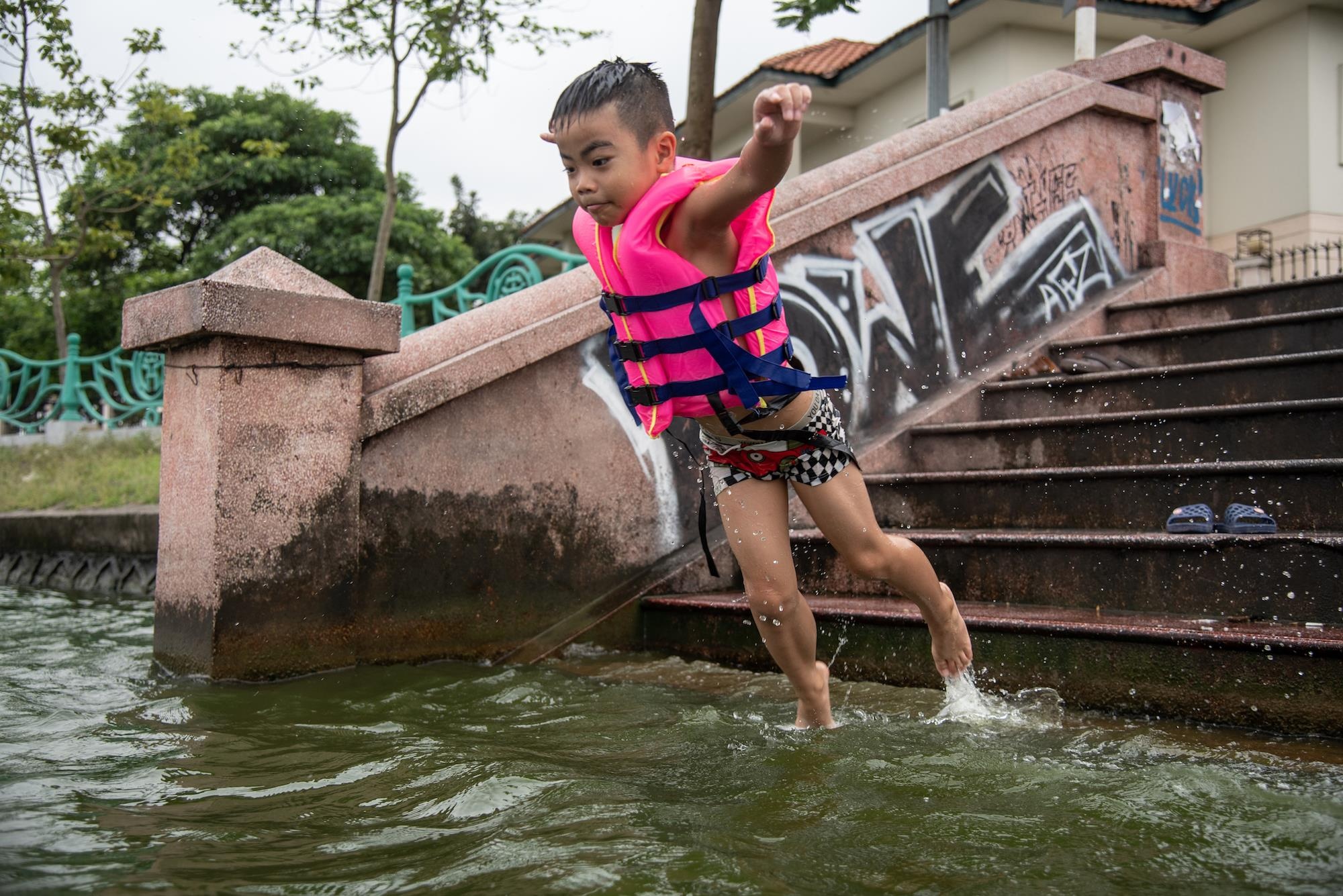 Nguoi dan giai nong tai Ho Tay anh 5