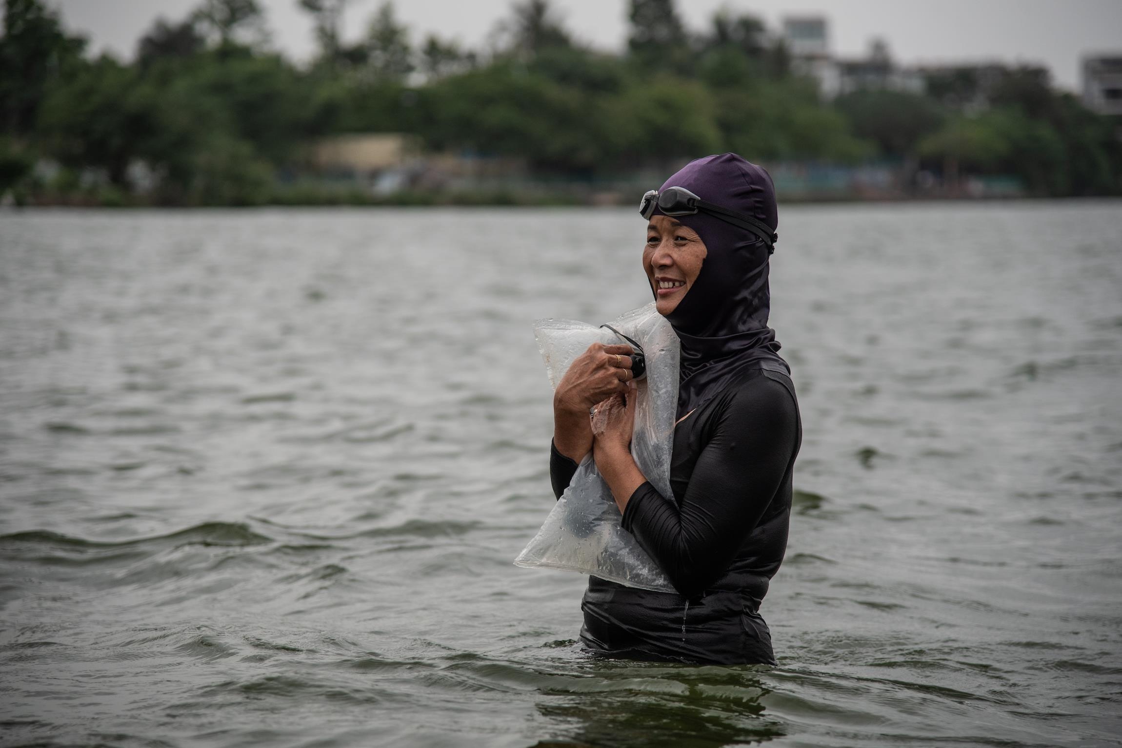 Nguoi dan giai nong tai Ho Tay anh 6