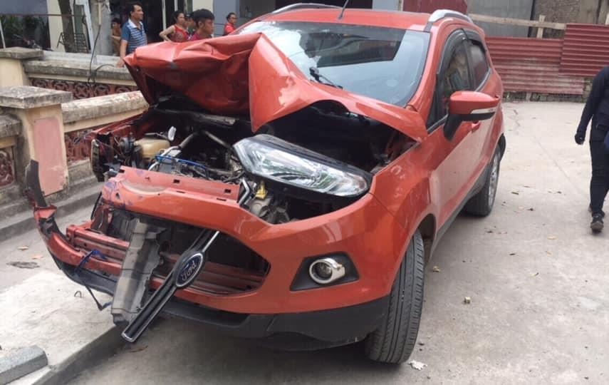Lo danh tinh tai xe Ford Ecosport gay tai nan roi bo chay hinh anh
