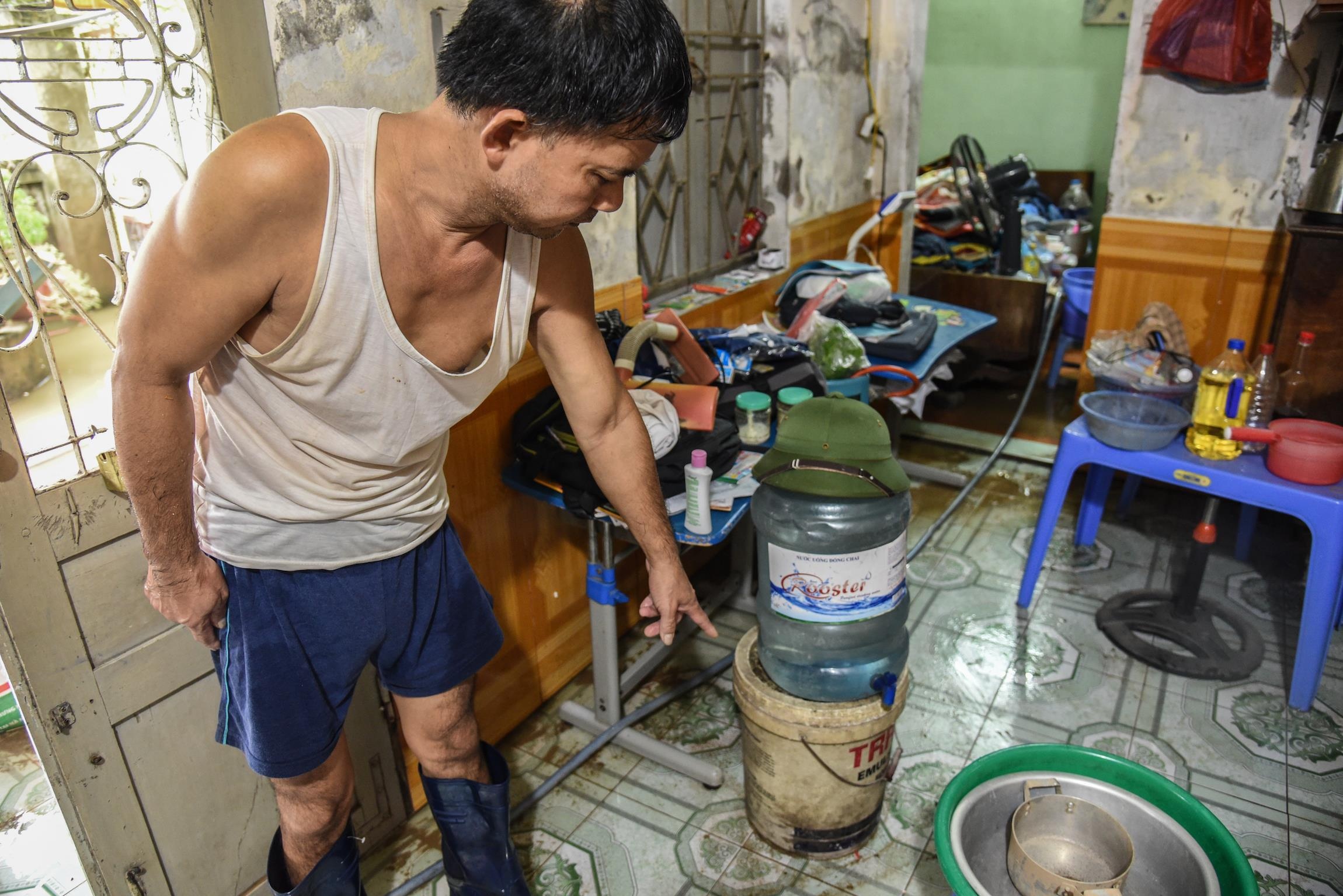 Con pho giua Ha Noi ngap ung nhieu ngay anh 8