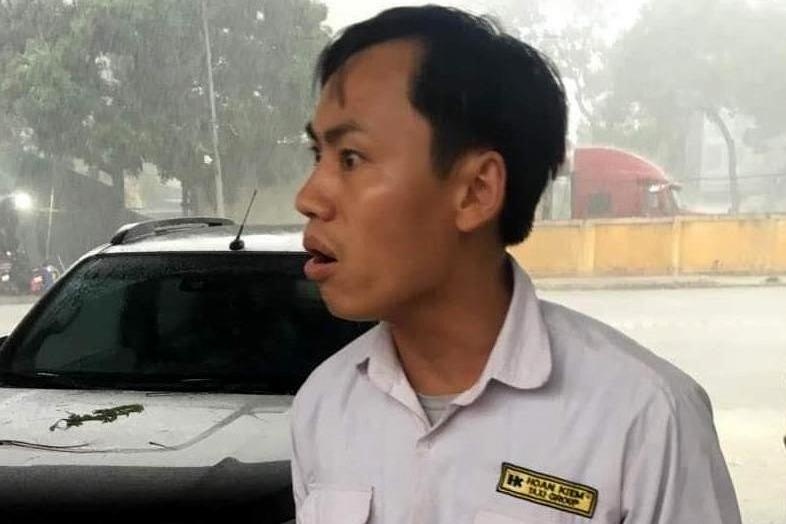 3 phu nu bi tai xe taxi Hoan Kiem danh o ben xe hinh anh