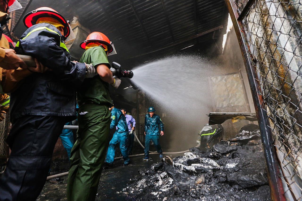 Chay lon sat Aeon Mall anh 9