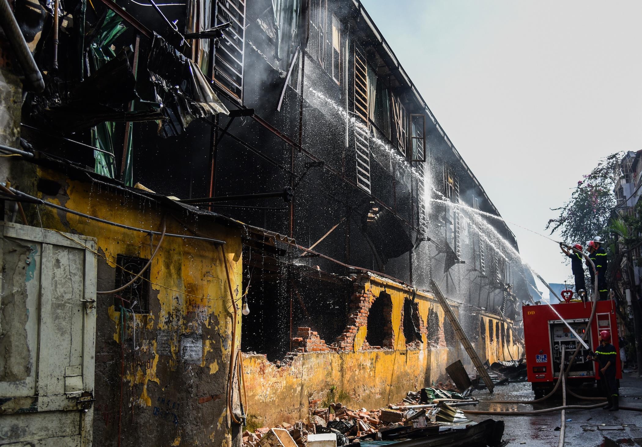 Hau qua vu chay cong ty Rang Dong anh 1