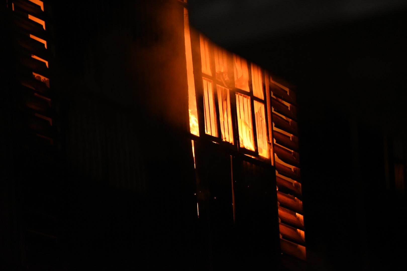 Chay quan karaoke 8 tang, mot nguoi chet ngat hinh anh