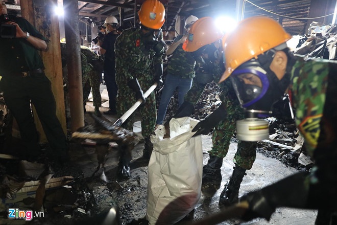 1.000 tan chat thai duoc thu gom o Rang Dong anh 1