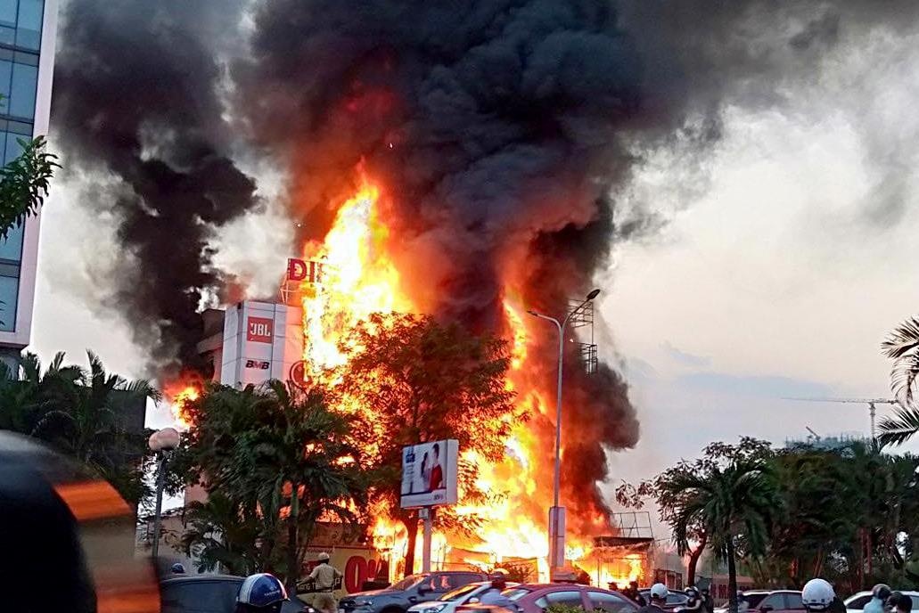 Hoa hoan thieu rui trung tam dien may 4 tang o Hai Phong hinh anh