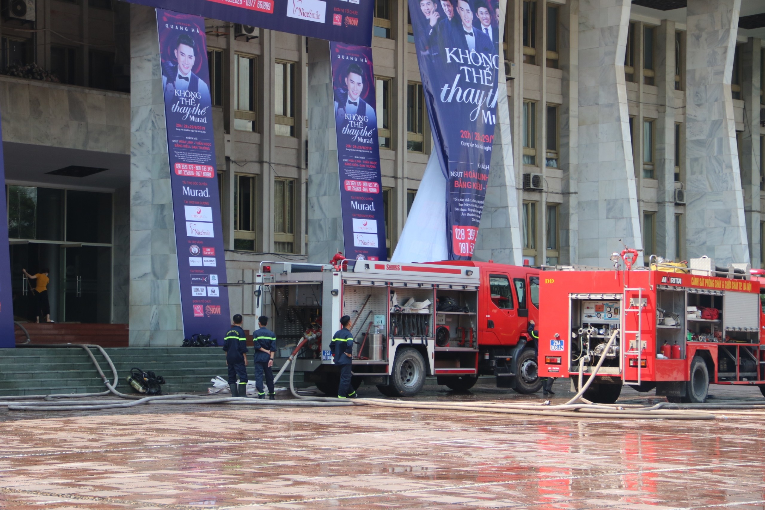 San khau show Quang Ha o Cung Viet Xo bi chay anh 2