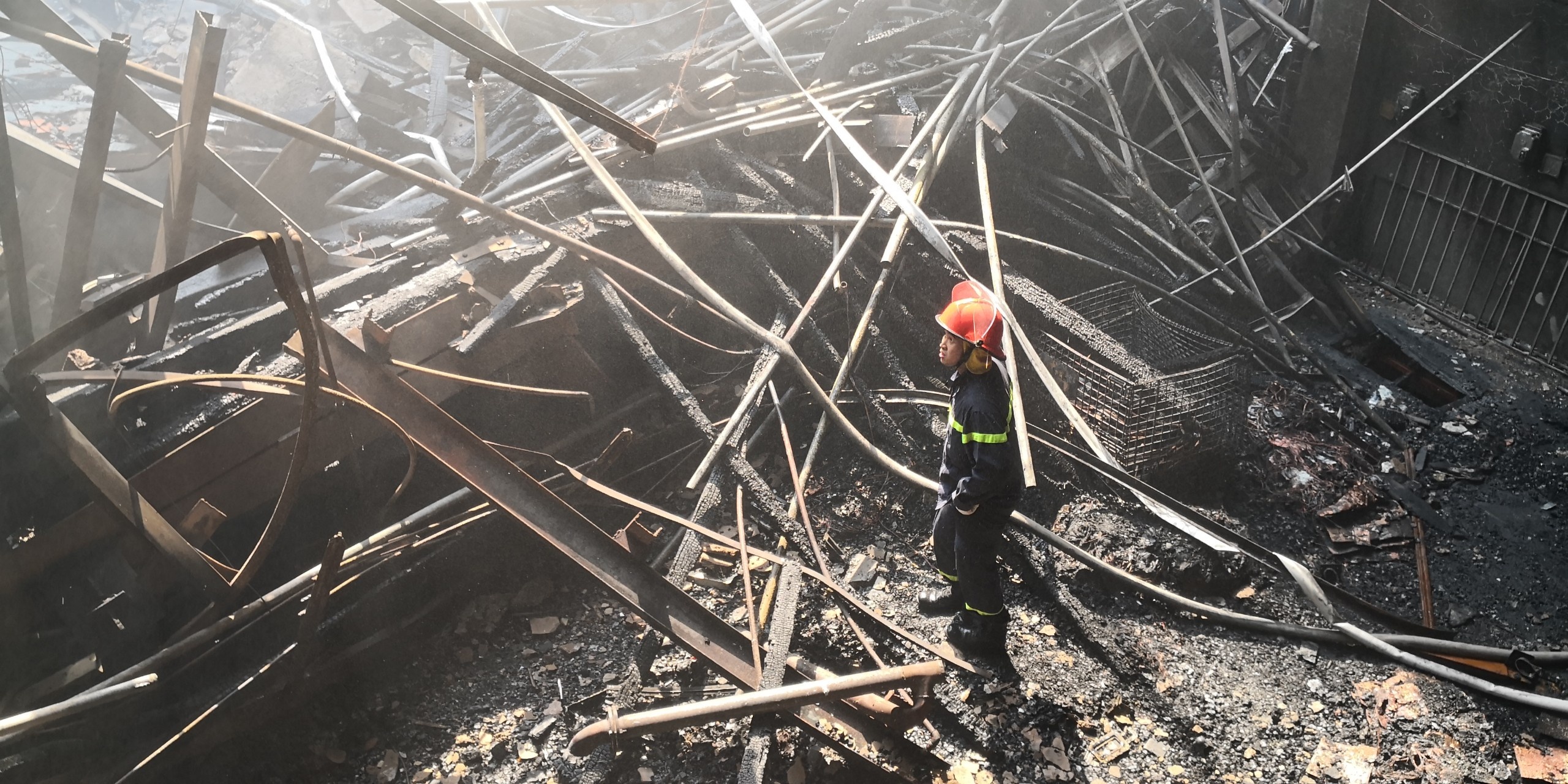 San khau show Quang Ha o Cung Viet Xo bi chay anh 10