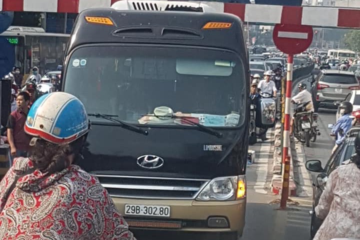 Di duong cam cau vuot Thai Ha anh 1