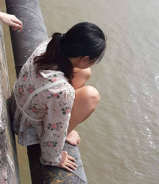 Me dat con nhay cau Chuong Duong anh 1