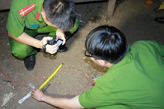 Phat hien thi the phu nu nghi bi sat hai o nghia trang hinh anh