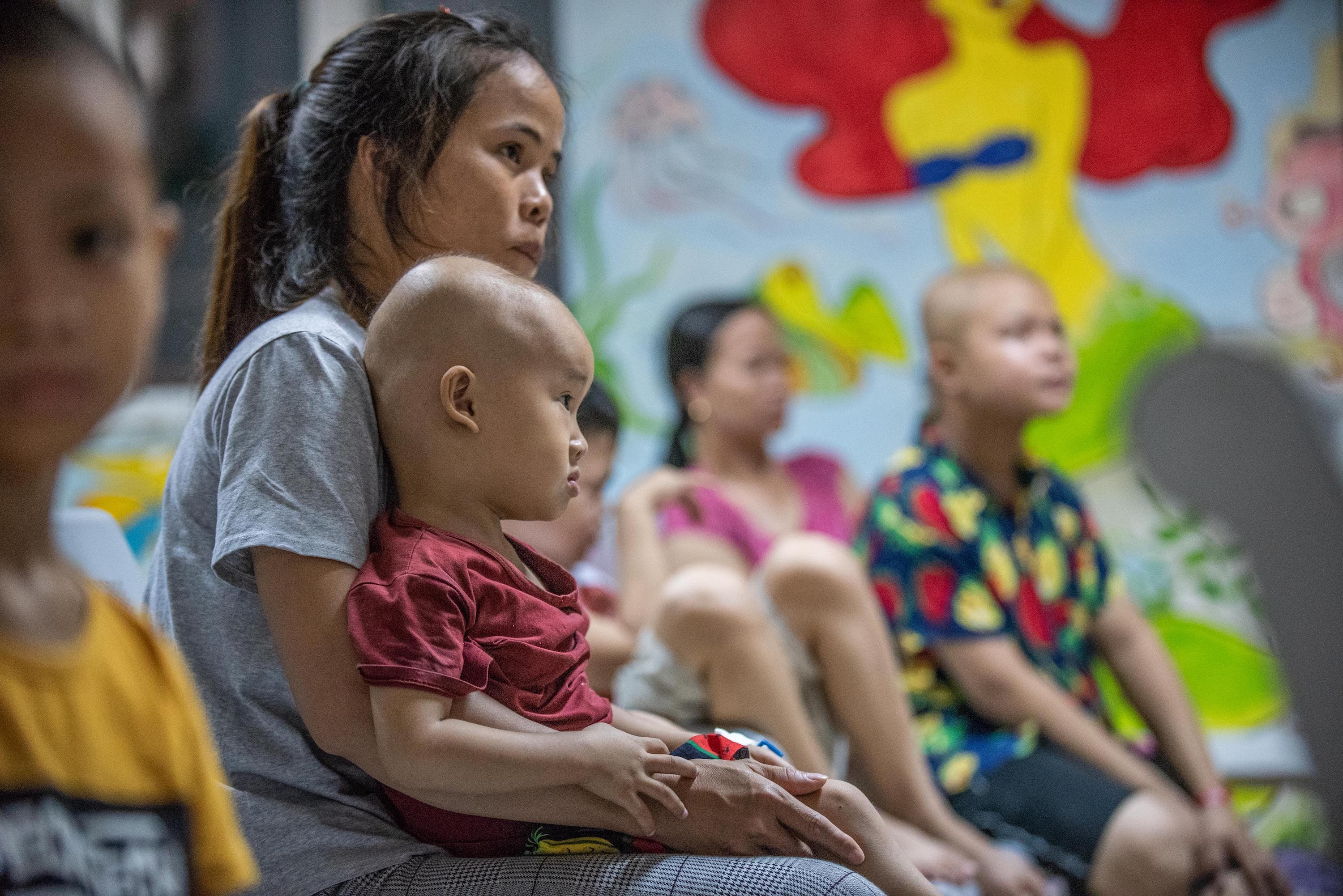 Dem du ca vi benh nhi vien K Tan Trieu anh 3