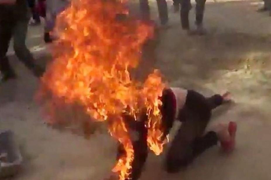 Nghi an chong giet vo 18 tuoi roi dot xac hinh anh