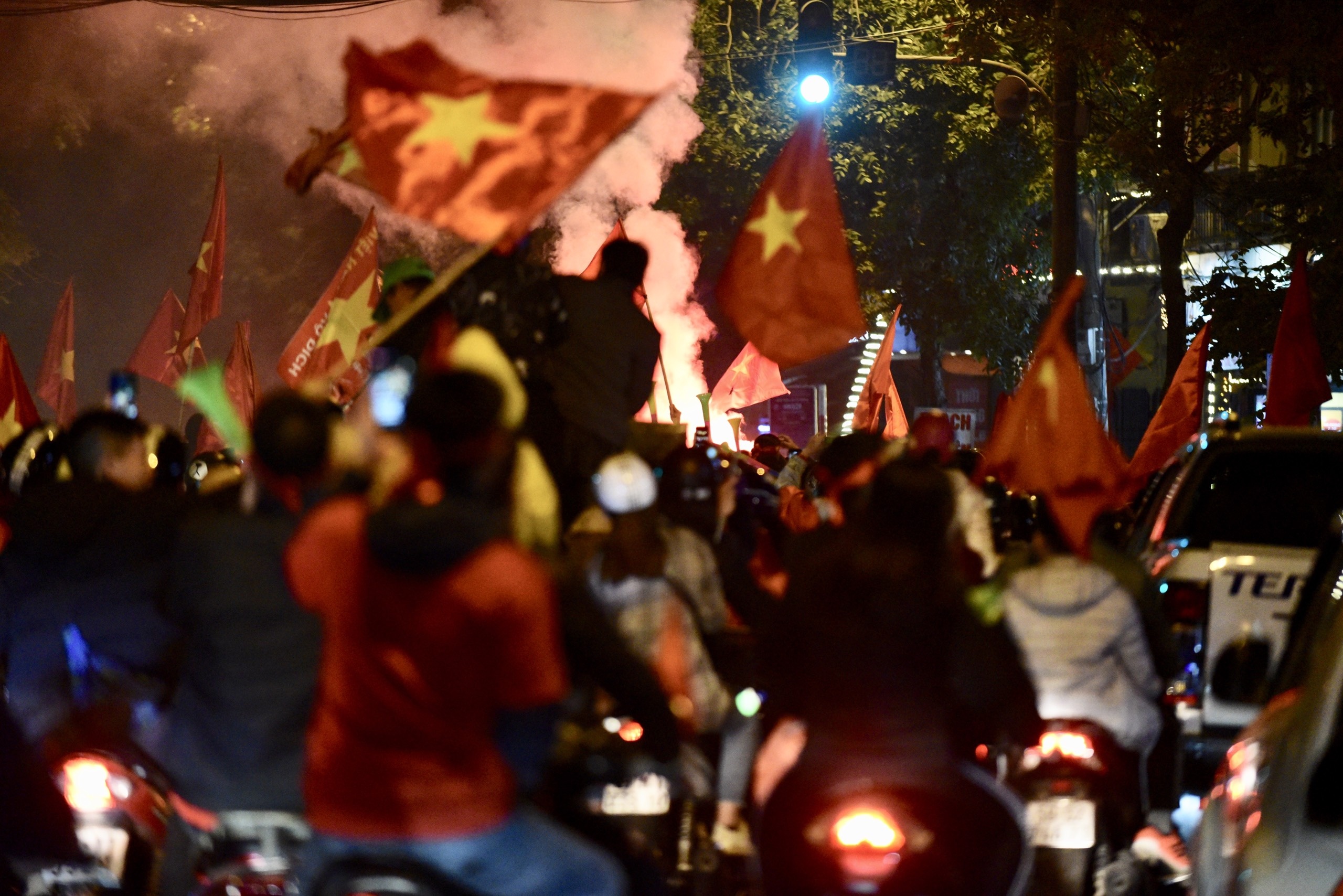 Bi bat vi dot phao sang anh 2