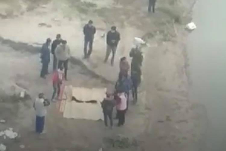 Phat hien thi the 2 cha con nghi nhay cau tu tu hinh anh