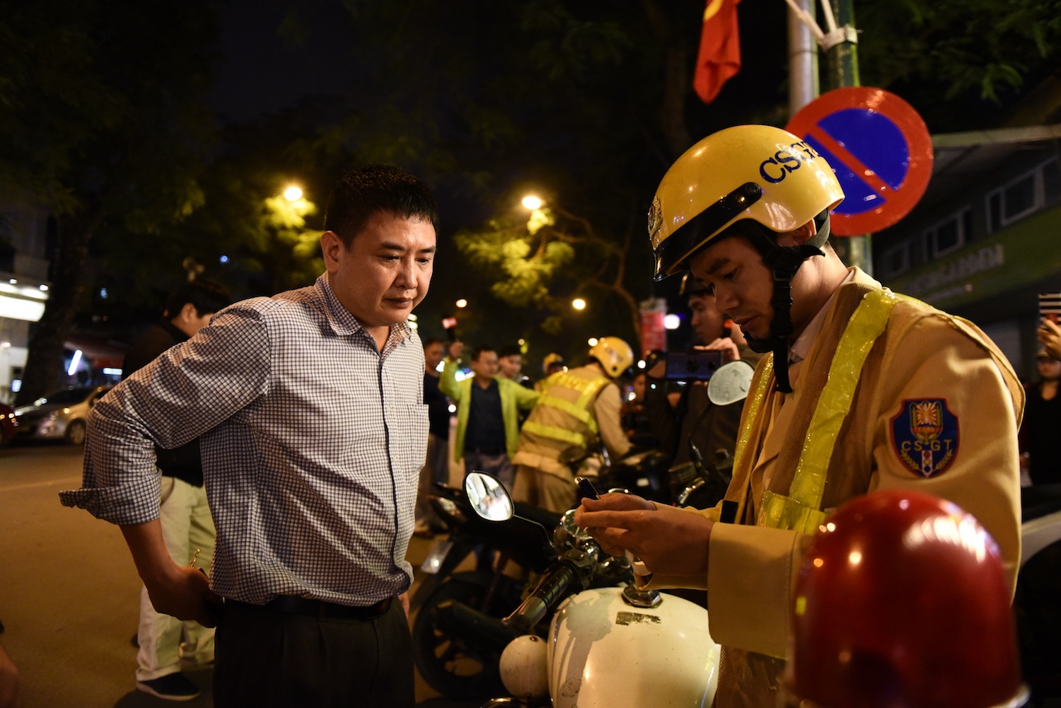 Goi dien xin bo qua loi giao thong anh 1