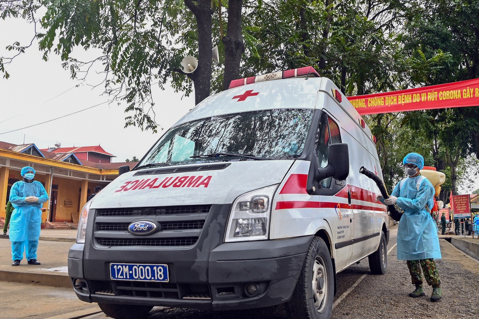 Nguoi phu nu tro ve tu Trung Quoc bien mat khi dang o khu cach ly hinh anh