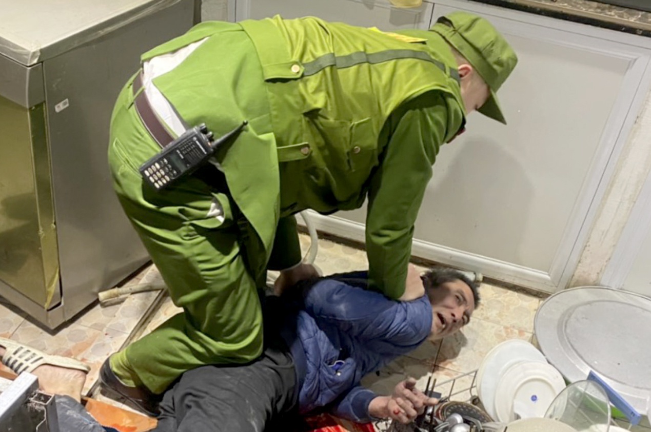 Nghe si Vu Manh Dung bi sat hai anh 2