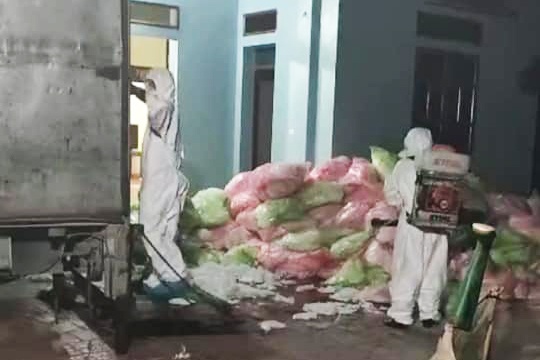 Phat hien diem tap ket 620 kg khau trang da qua su dung hinh anh