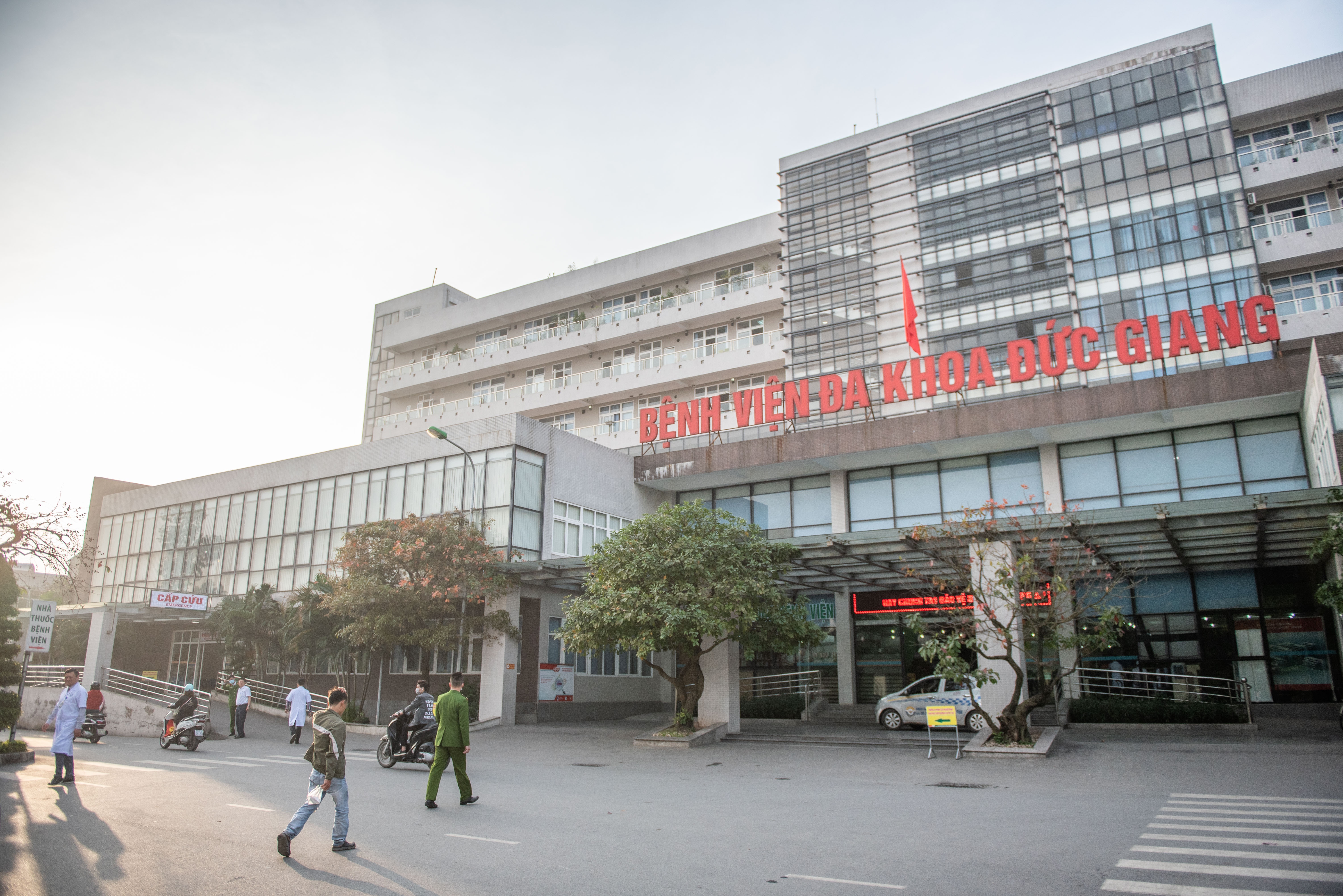 Bi thu Ha Noi kiem tra cong tac phong chong dich covid-19 anh 10