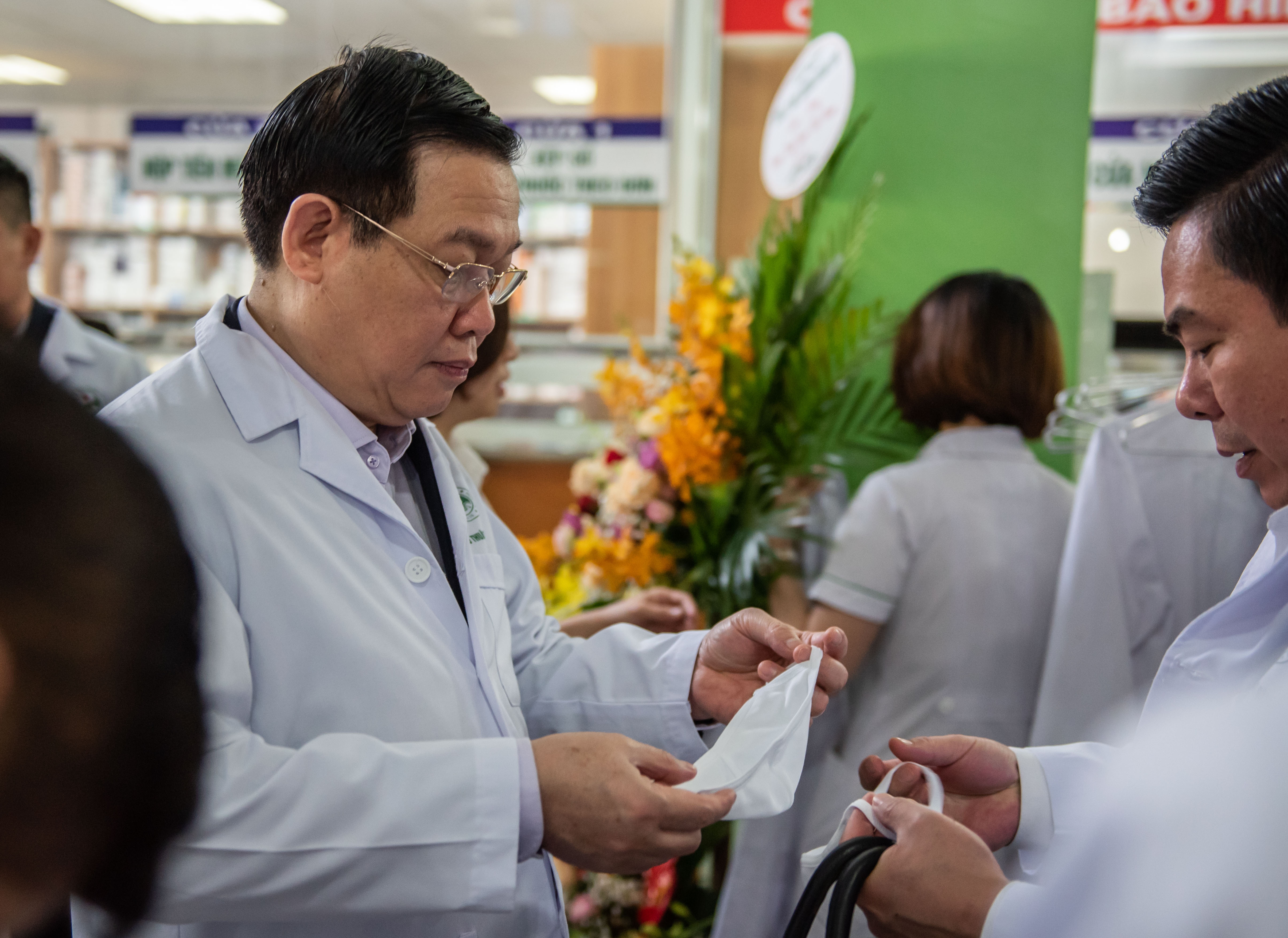 Bi thu Ha Noi kiem tra cong tac phong chong dich covid-19 anh 2