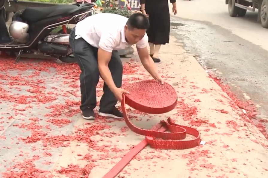 Đốt pháo trong đám cưới  ảnh 1 Dot phao trong dam cuoi anh 1
