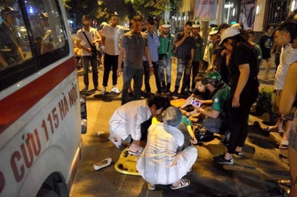 Nan nhan bi oto tong chet trong trang thai loa the hinh anh