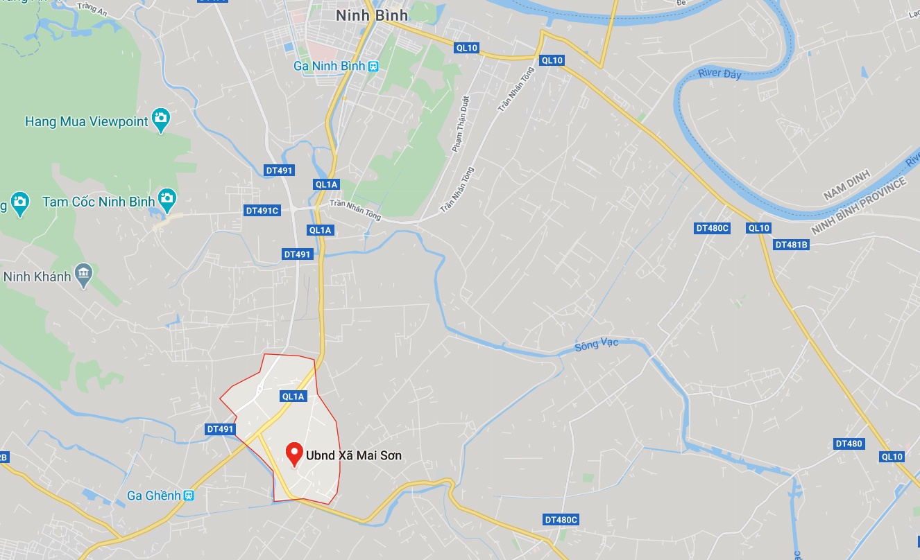 Xe cho pham nhan bi lat anh 1