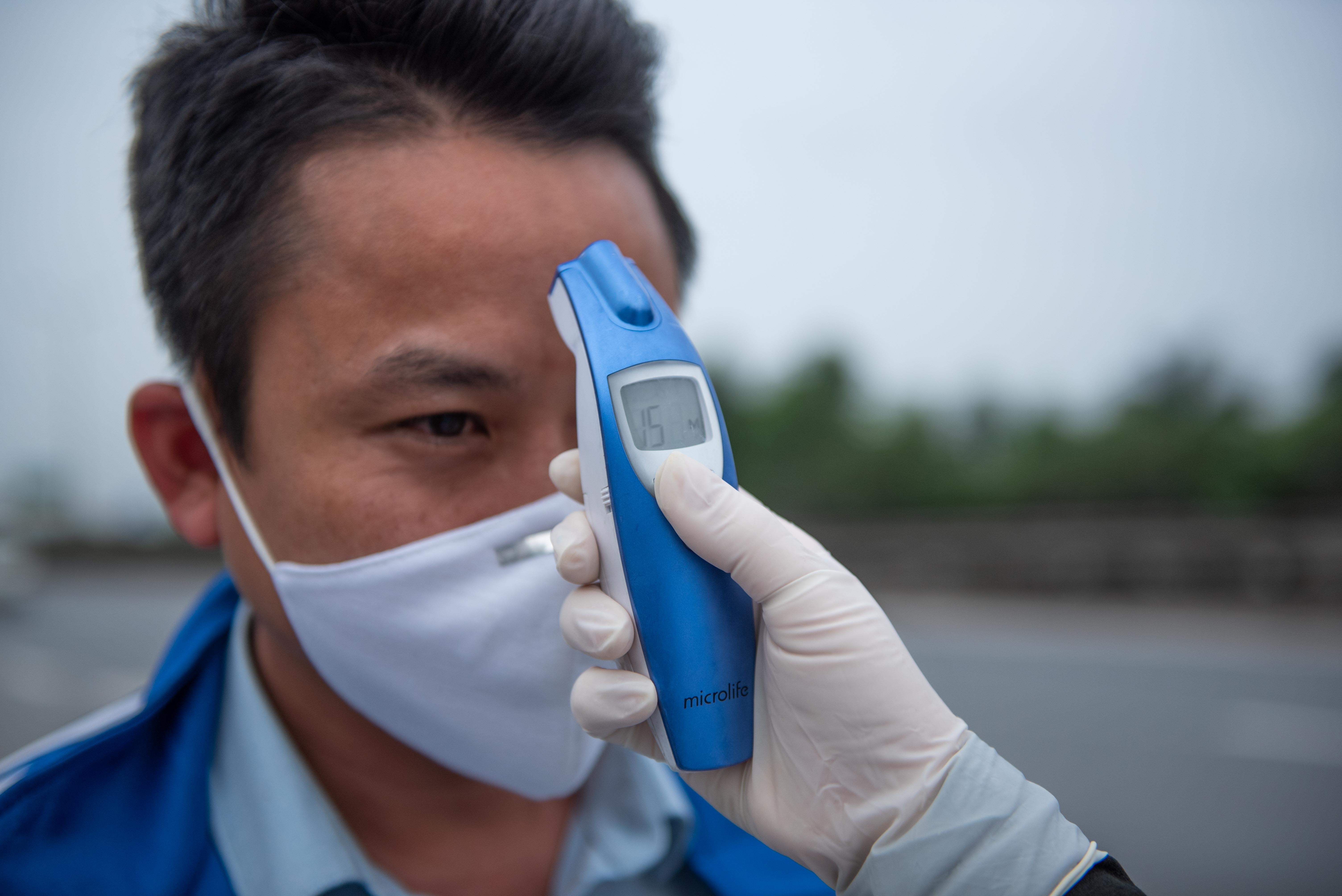 Ha Noi lap tram kiem soat y te anh 11