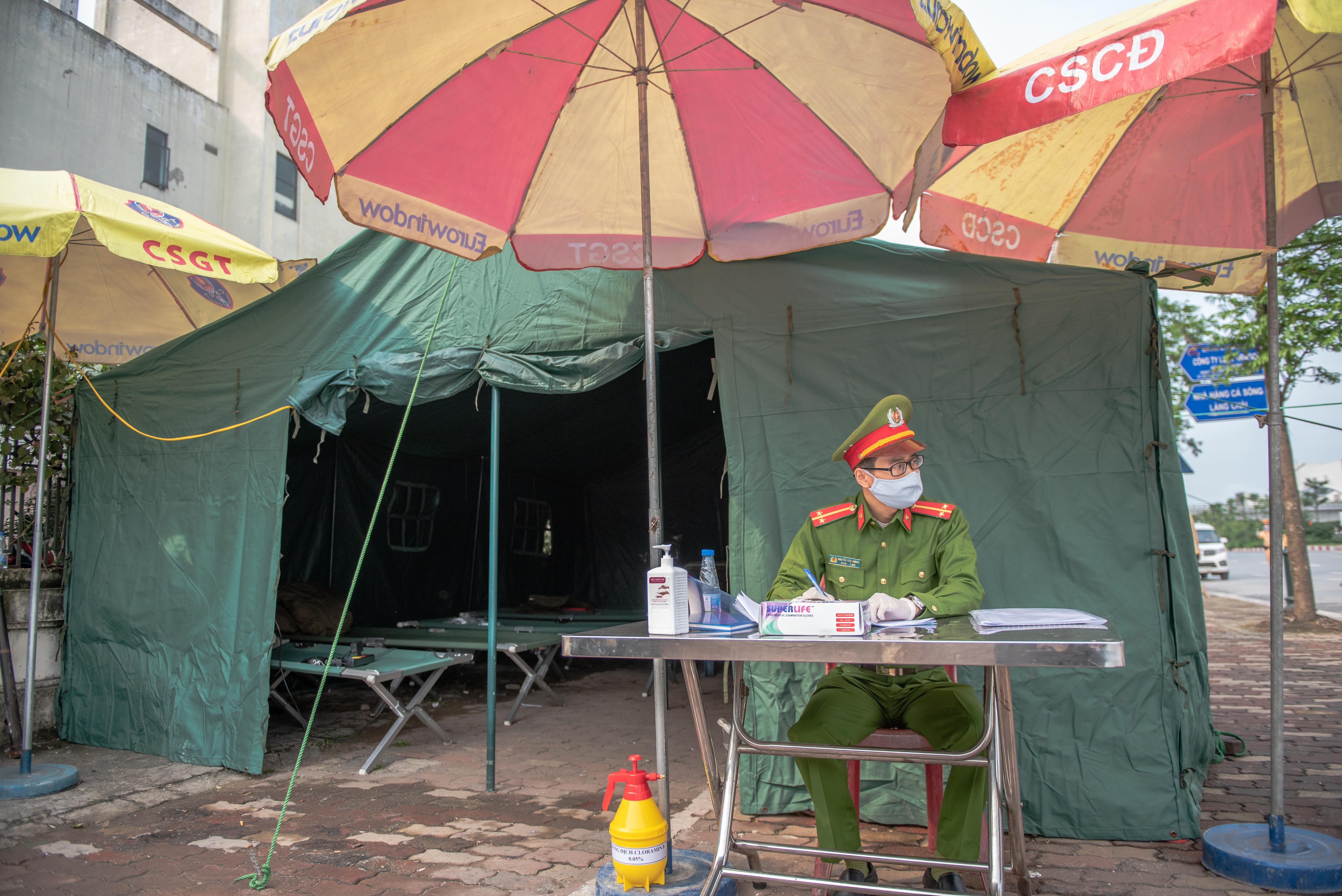 Ha Noi lap tram kiem soat y te anh 3