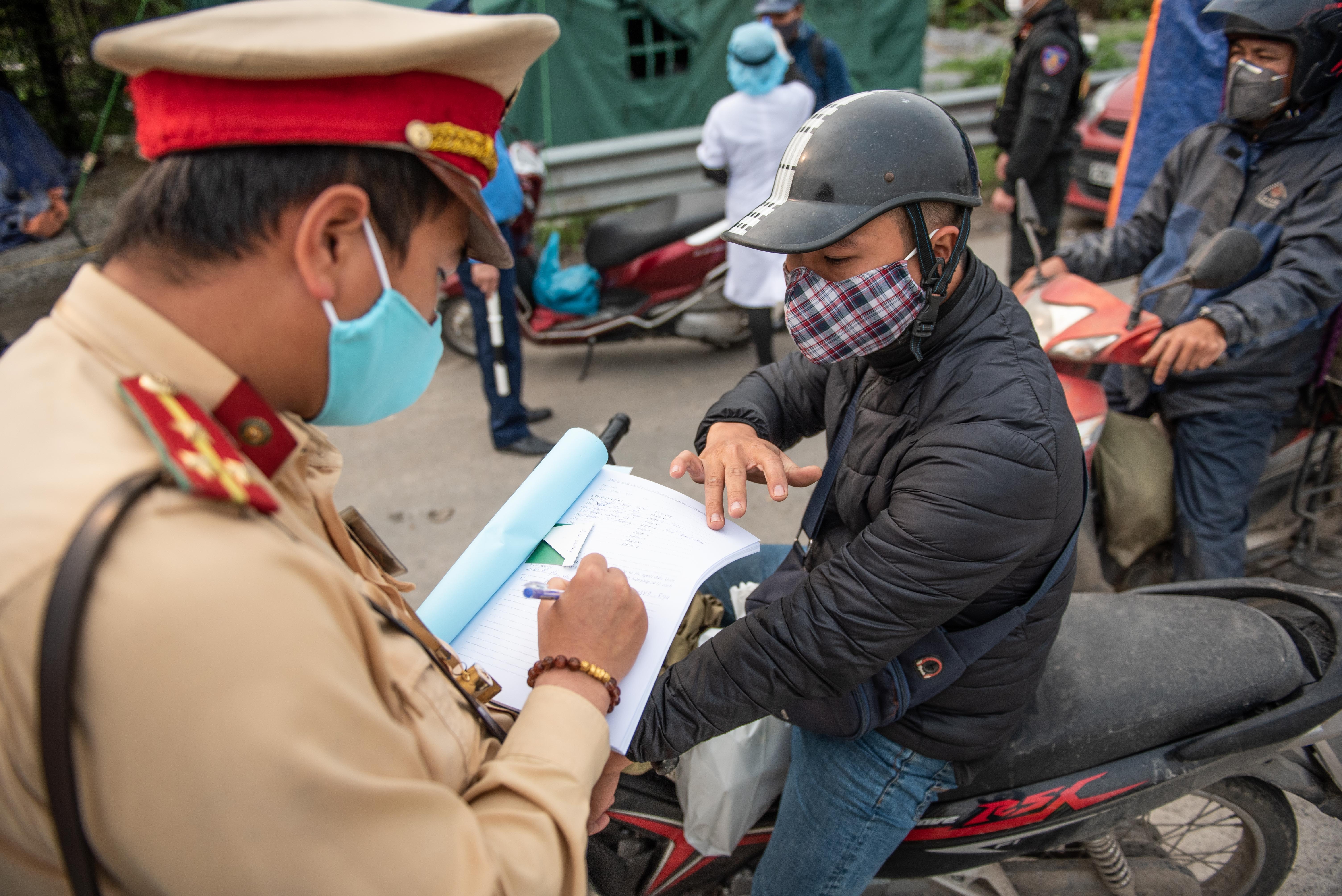 Ha Noi lap tram kiem soat y te anh 10