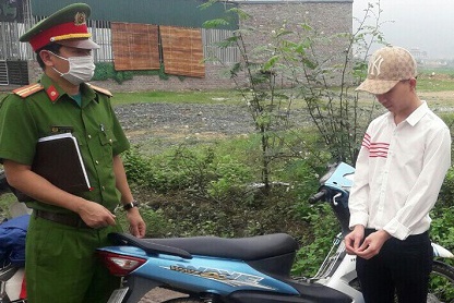 Vinh Phuc phat gan 600 nguoi khong deo khau trang noi cong cong hinh anh